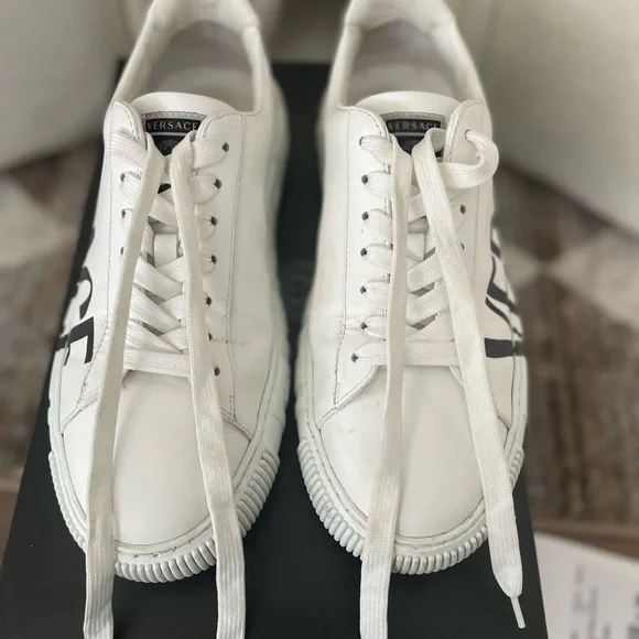 Versace, Men’s Logo Leather - Picture 10 of 11